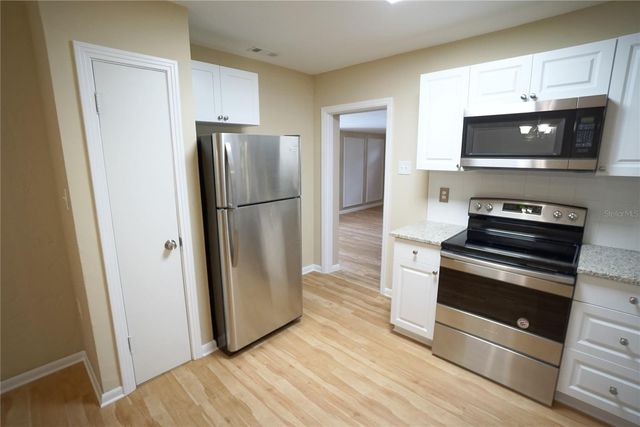 1424 E PARK CIRCLE, Tampa, FL 33604