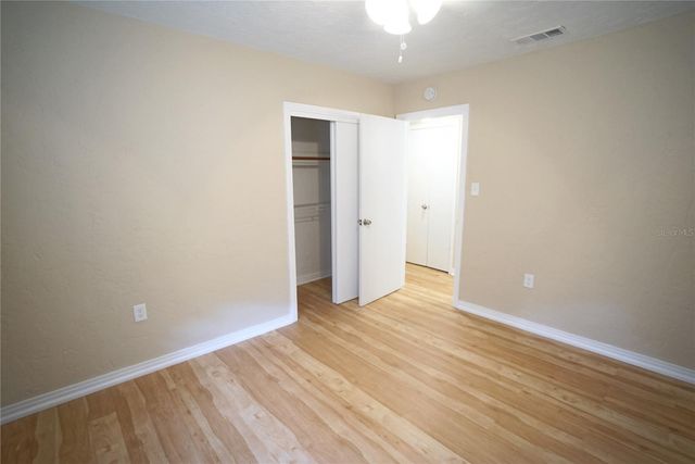 1424 E PARK CIRCLE, Tampa, FL 33604