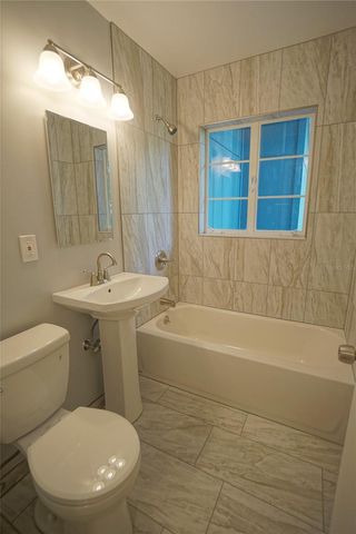 1424 E PARK CIRCLE, Tampa, FL 33604