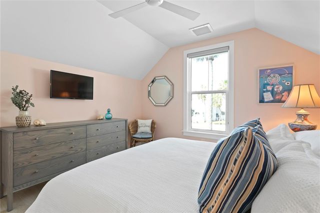 2903 PASS A GRILLE WAY, St Pete Beach, FL 33706