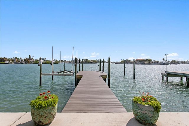 2903 PASS A GRILLE WAY, St Pete Beach, FL 33706
