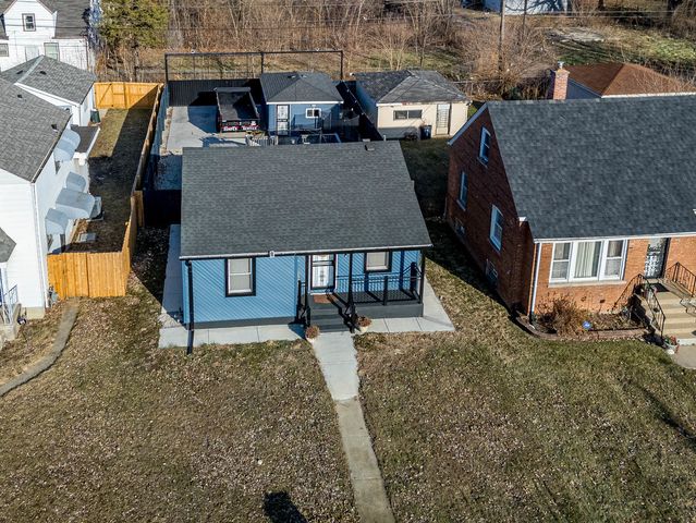 93 E 151st Street E, Harvey, IL 60426