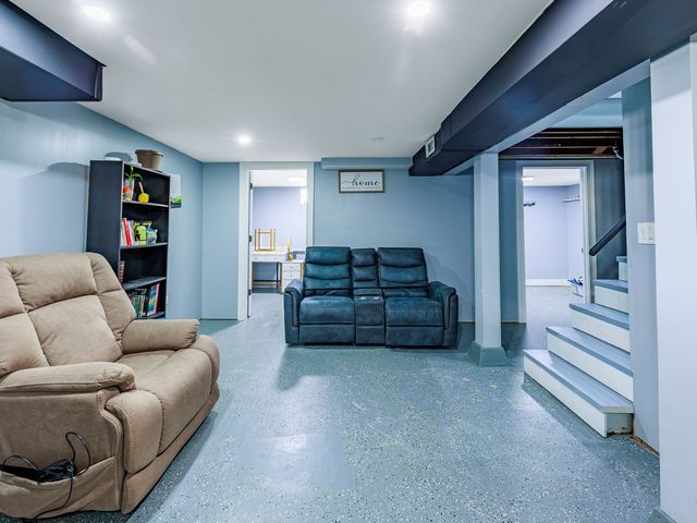 93 E 151st Street E, Harvey, IL 60426