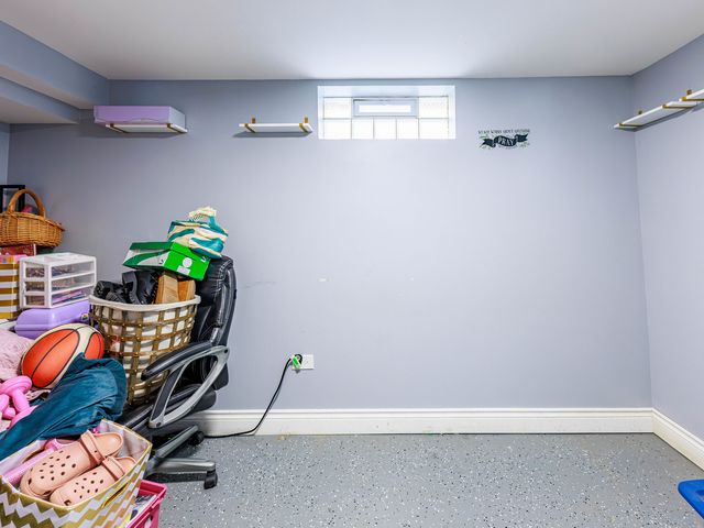 93 E 151st Street E, Harvey, IL 60426