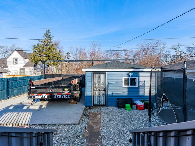 93 E 151st Street E, Harvey, IL 60426