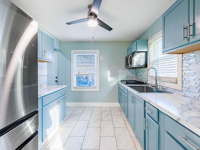 93 E 151st Street E, Harvey, IL 60426