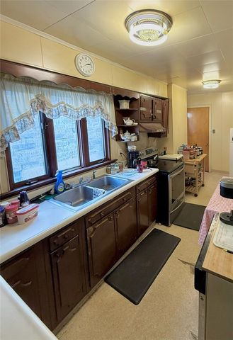 544 Pearl St, Brownsville, PA 15417