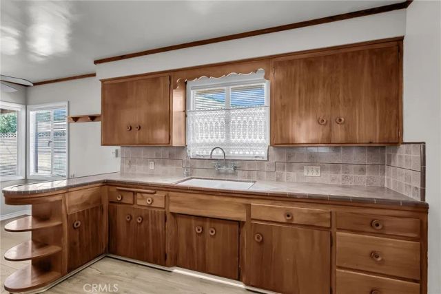 5943 Grand Avenue, Riverside, CA 92504