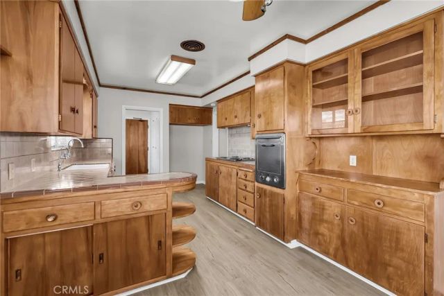 5943 Grand Avenue, Riverside, CA 92504