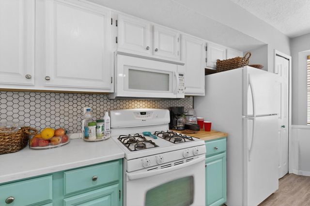 45 Castle Rock Road SE, Rio Rancho, NM 87124
