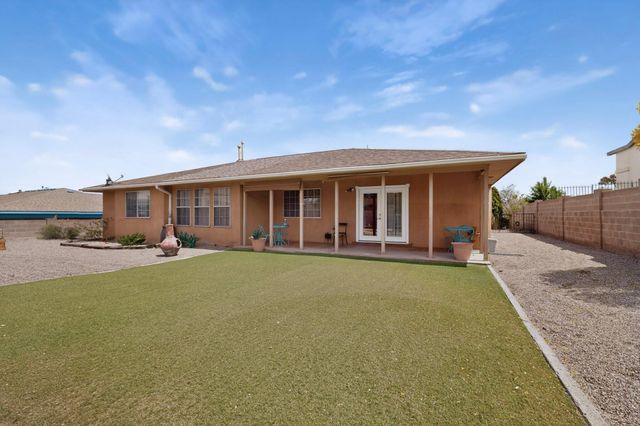 45 Castle Rock Road SE, Rio Rancho, NM 87124
