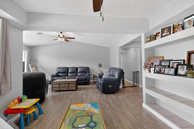 45 Castle Rock Road SE, Rio Rancho, NM 87124