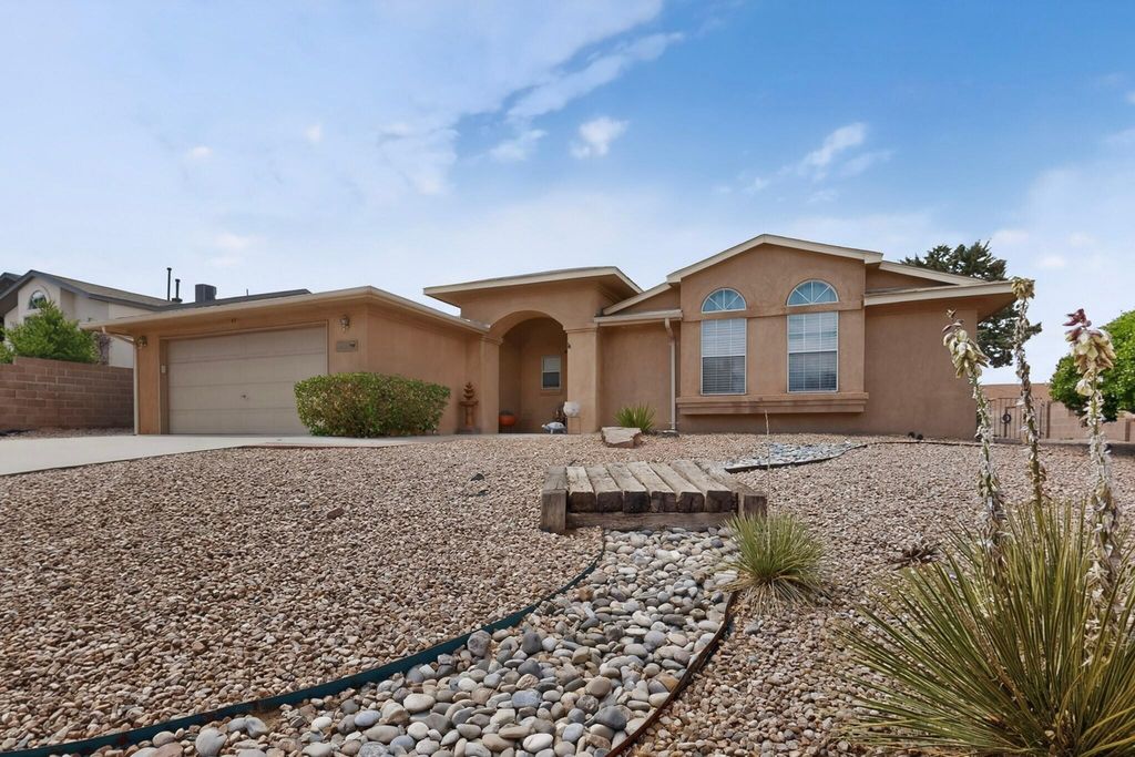 45 Castle Rock Road SE, Rio Rancho, NM 87124