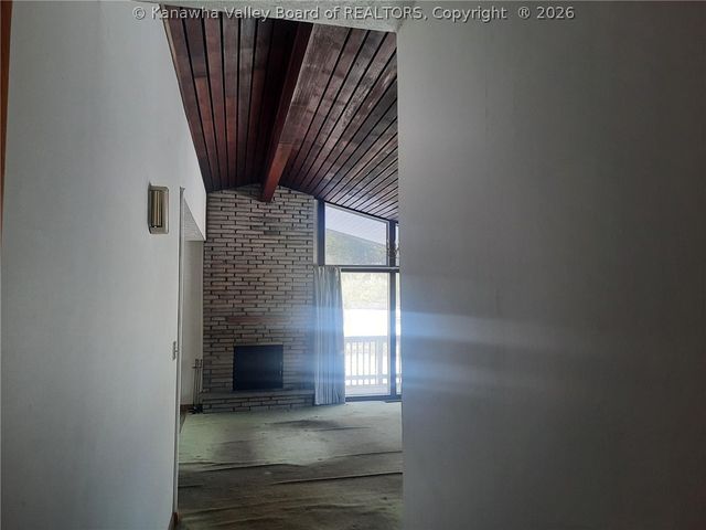 208 Sun Valley Drive, St Albans, WV 25177