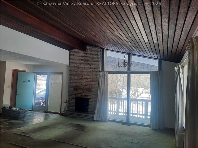 208 Sun Valley Drive, St Albans, WV 25177