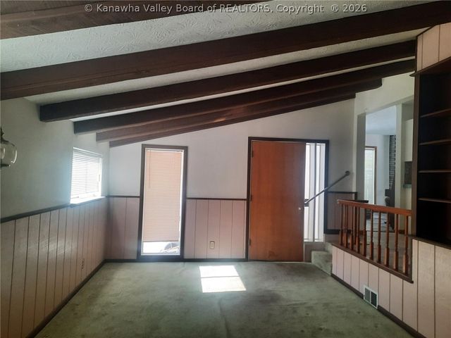 208 Sun Valley Drive, St Albans, WV 25177