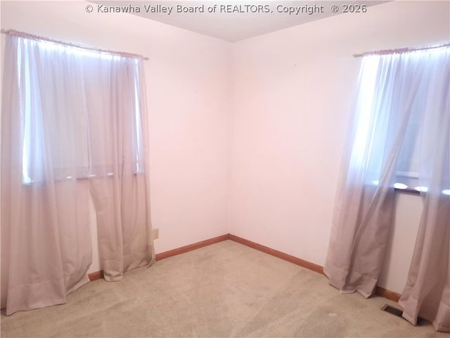 208 Sun Valley Drive, St Albans, WV 25177