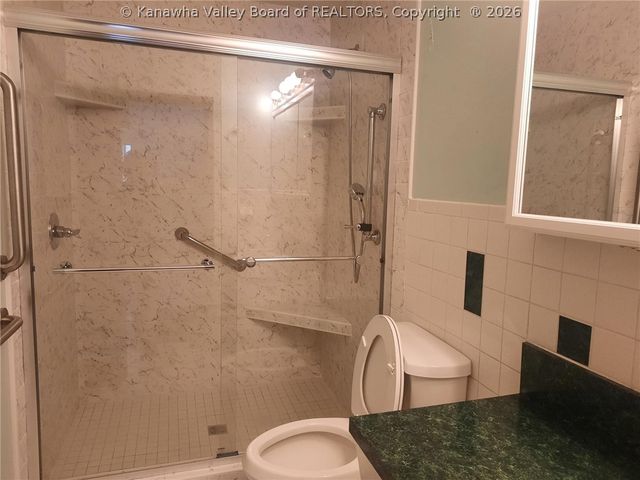 208 Sun Valley Drive, St Albans, WV 25177