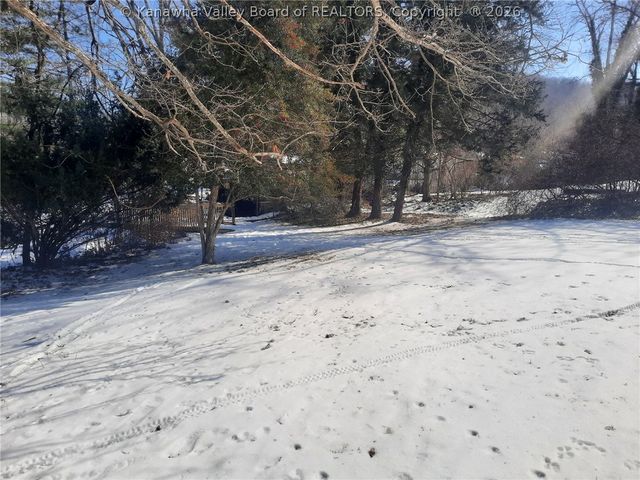 208 Sun Valley Drive, St Albans, WV 25177