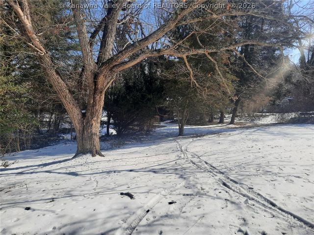 208 Sun Valley Drive, St Albans, WV 25177