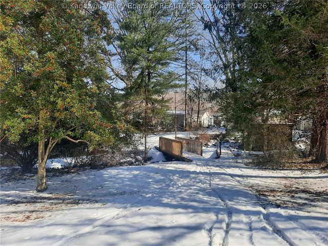 208 Sun Valley Drive, St Albans, WV 25177