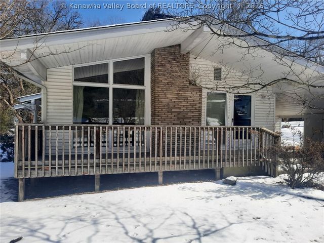 208 Sun Valley Drive, St Albans, WV 25177