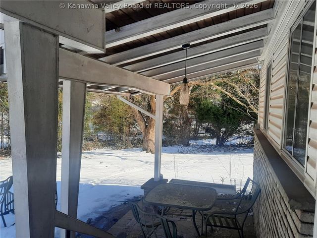 208 Sun Valley Drive, St Albans, WV 25177