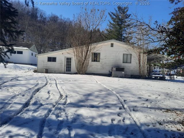 208 Sun Valley Drive, St Albans, WV 25177