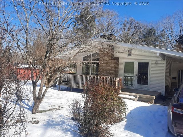 208 Sun Valley Drive, St Albans, WV 25177