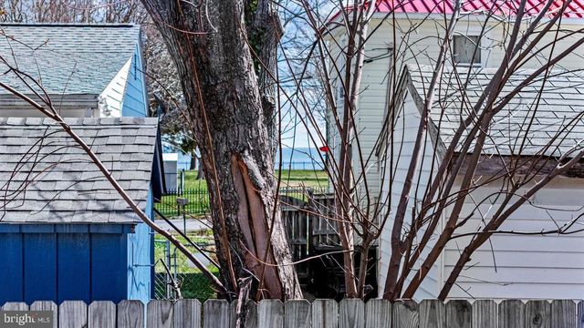 106 JEFFERSON ST, Colonial Beach, VA 22443