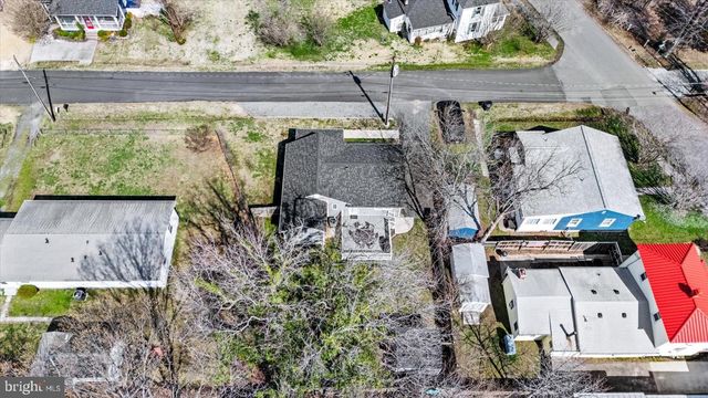 106 JEFFERSON ST, Colonial Beach, VA 22443