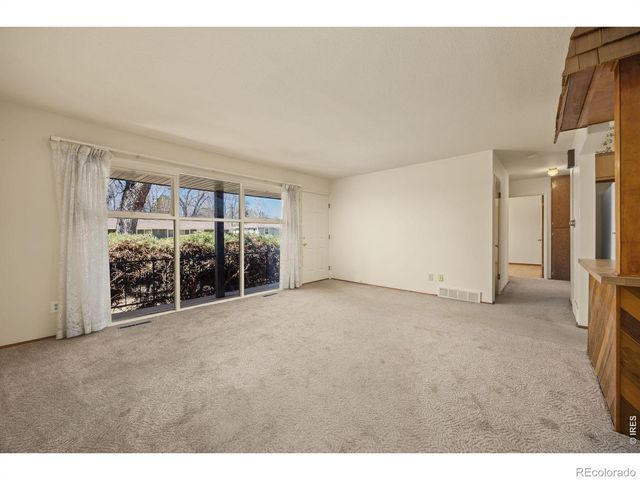 1542 Collyer Street, Longmont, CO 80501