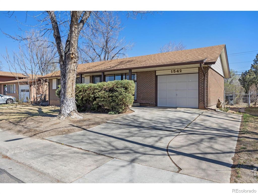1542 Collyer Street, Longmont, CO 80501