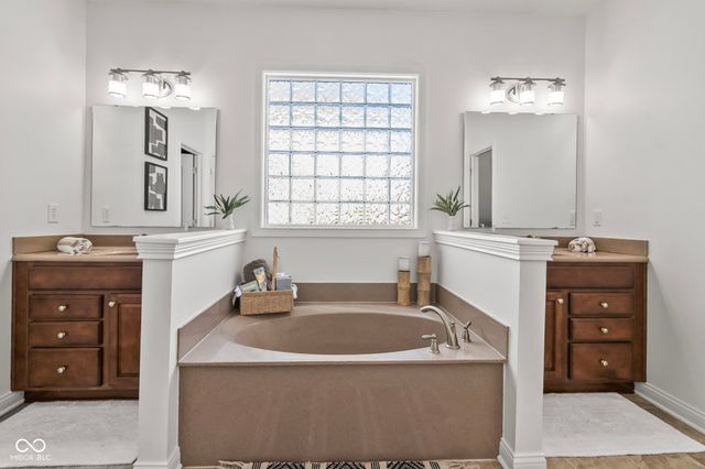 9986 Wild Turkey Row, Fishers, IN 46055