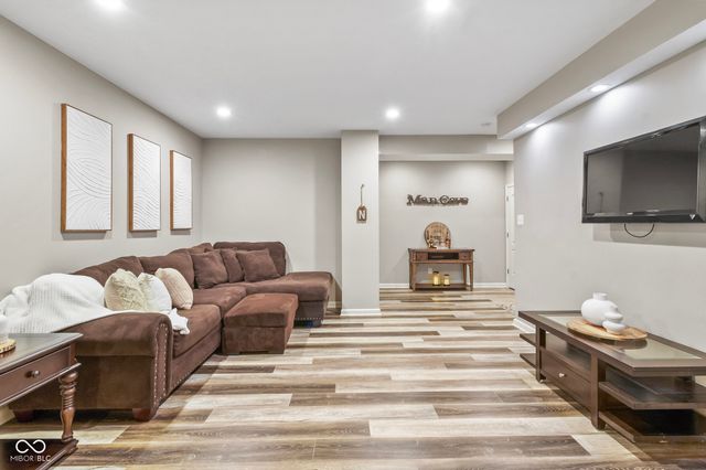 9986 Wild Turkey Row, Fishers, IN 46055