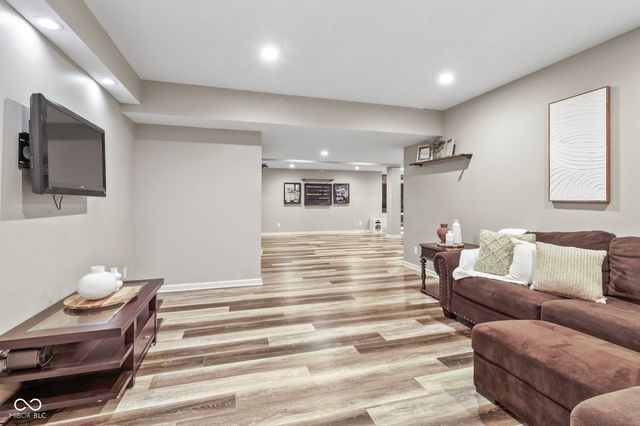 9986 Wild Turkey Row, Fishers, IN 46055