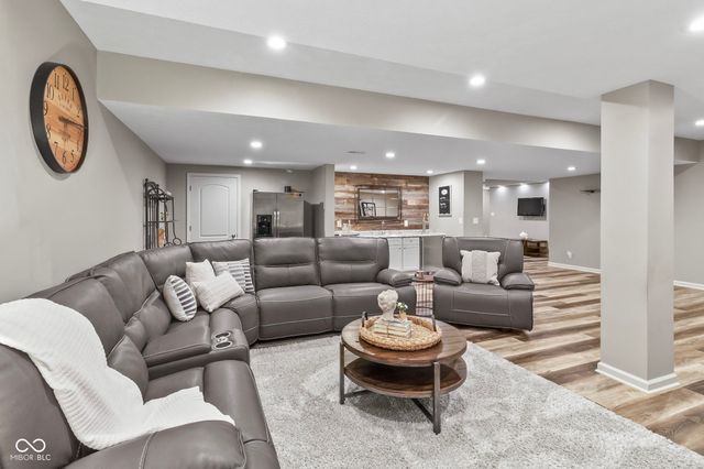 9986 Wild Turkey Row, Fishers, IN 46055