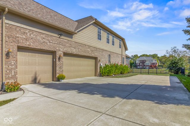 9986 Wild Turkey Row, Fishers, IN 46055