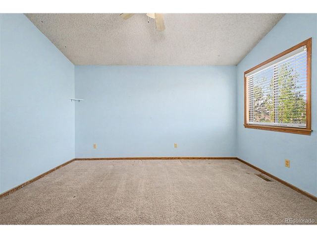 1617 Albion Ln, Longmont, CO 80503