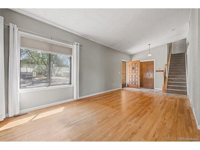 1617 Albion Ln, Longmont, CO 80503