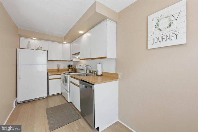 415 PARK DR, Glenolden, PA 19036