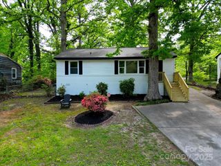 1750 Oak Valley Drive, Gastonia, NC 28054
