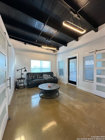 811 Montana St Unit 1301, San Antonio, TX 78203