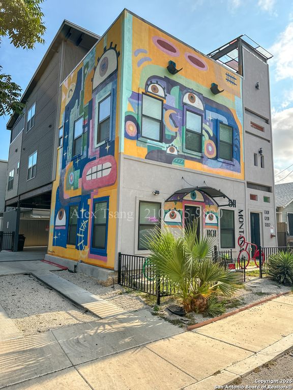 811 Montana St Unit 1301, San Antonio, TX 78203