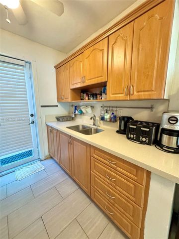 401 Collins Ave 10, Miami Beach, FL 33139