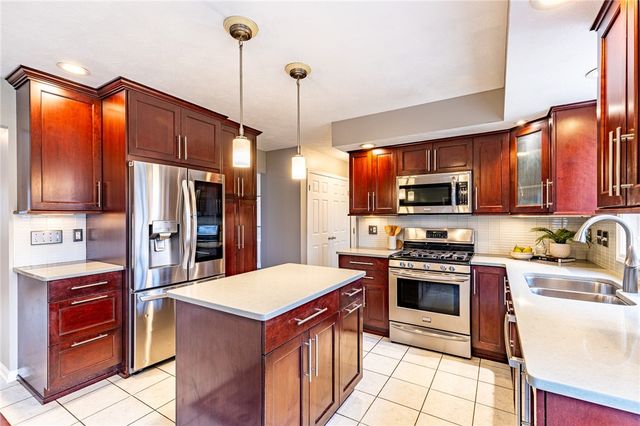 201 Ida Red Lane, Greece, NY 14626