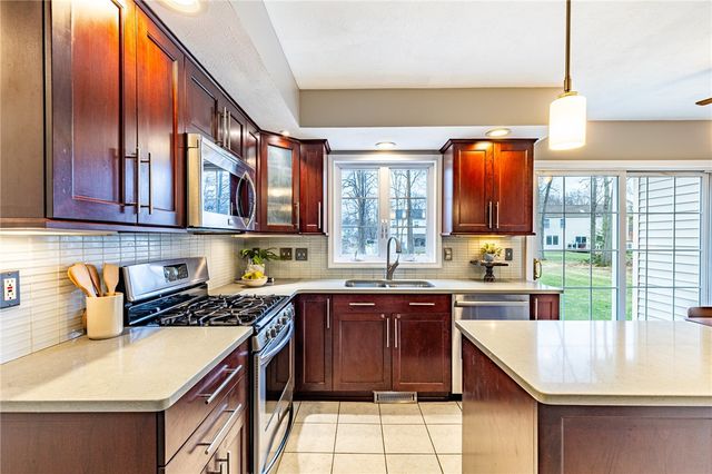 201 Ida Red Lane, Greece, NY 14626