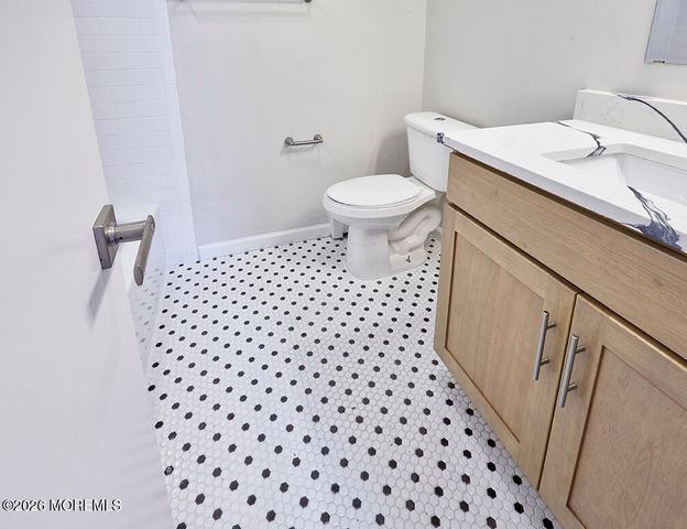 9 Mirador Court, Toms River, NJ 08757