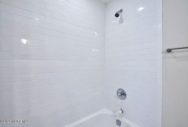 9 Mirador Court, Toms River, NJ 08757