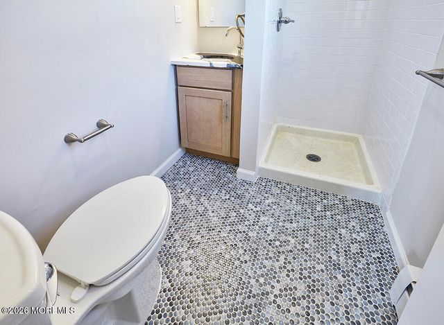 9 Mirador Court, Toms River, NJ 08757